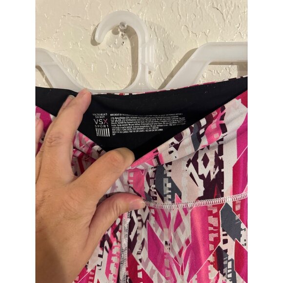 Victoria’s Secret Sport Geometric Knockout Athletic Leggings - Picture 7 of 10